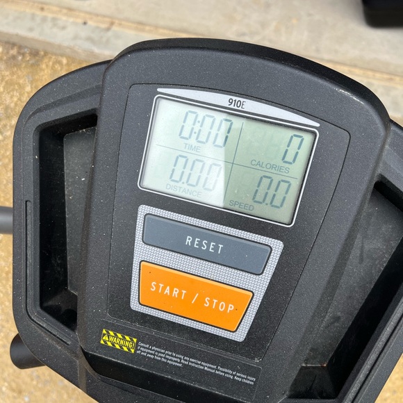 Elliptical - Picture 3 of 4